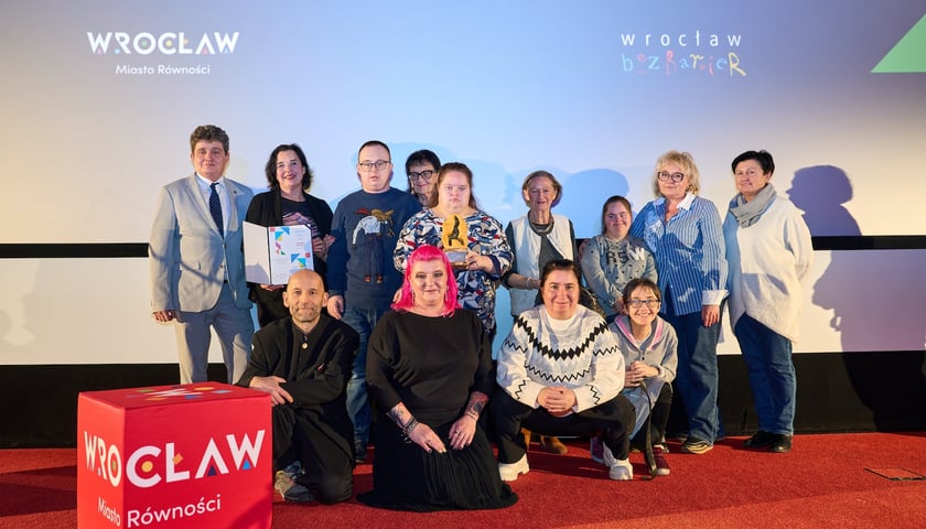 Laureaci statuetki i certyfikatu "Wrocław bez Barier" 2025.