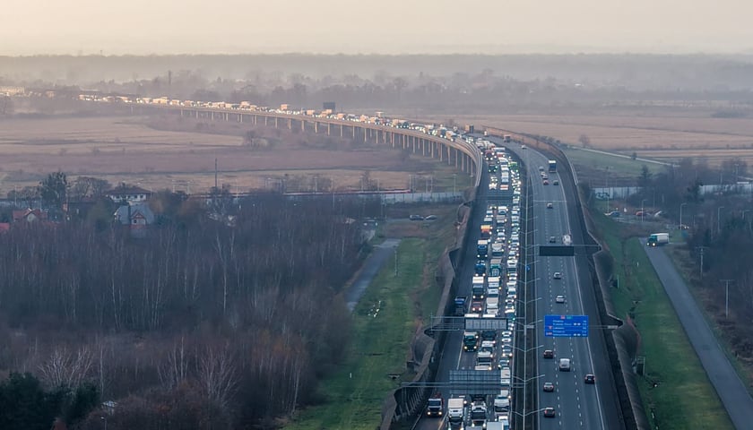 Korek w miejscu po wypadku na AOW