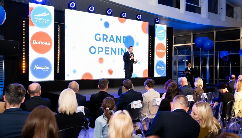 Wielkie otwarcie wrocławskiego lotniska po 40 dniach przerwy przeznaczonych na inwestycje