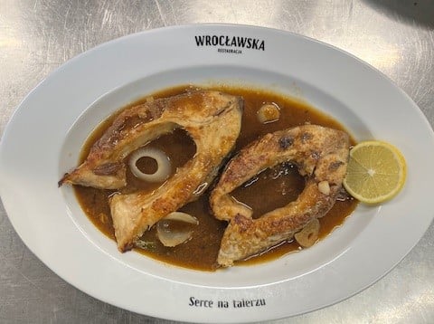 <p>Karp w sosie luterańskim, czyli z dodatkiem piernika i wina</p>