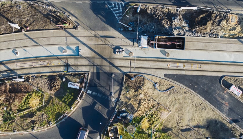 Budowa trasy autobusowo-tramwajowej na ulicy Bardzkiej - zdjęcie z 9 grudnia