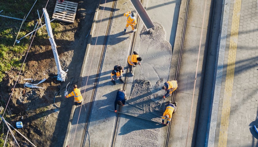 Budowa trasy autobusowo-tramwajowej na ulicy Bardzkiej - zdjęcie z 9 grudnia