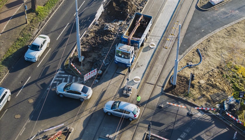 Budowa trasy autobusowo-tramwajowej na ulicy Bardzkiej - zdjęcie z 9 grudnia
