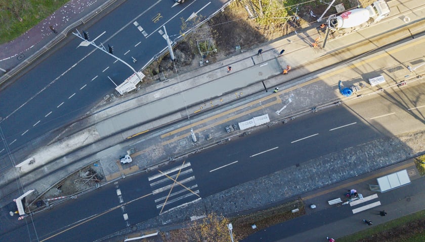 Budowa trasy autobusowo-tramwajowej na ulicy Bardzkiej - zdjęcie z 9 grudnia