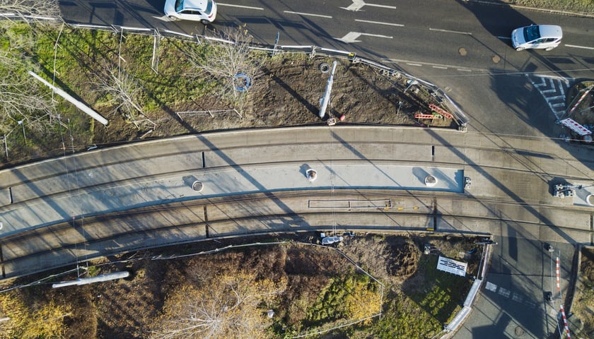 Budowa trasy autobusowo-tramwajowej na ulicy Bardzkiej - zdjęcie z 9 grudnia