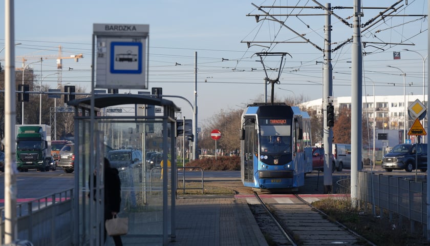 Od poniedziałku 15 grudnia tramwaje jeżdżą normalnie na Gaj i wróciły na Tarnogaj. Zdjęcie z 15 grudnia