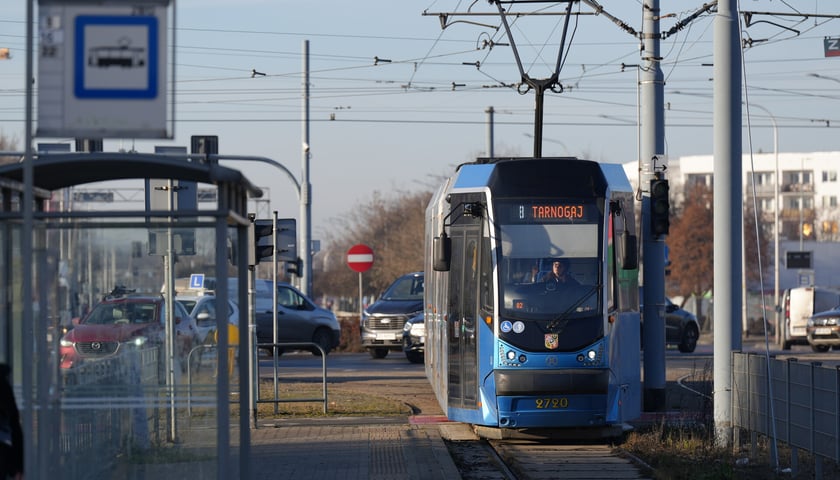 Od poniedziałku 15 grudnia tramwaje jeżdżą normalnie na Gaj i wróciły na Tarnogaj. Zdjęcie z 15 grudnia