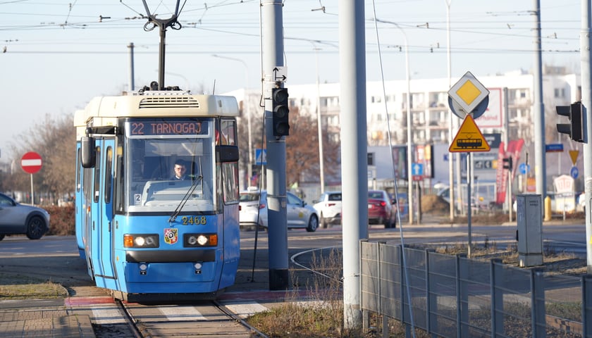 Od poniedziałku 15 grudnia tramwaje jeżdżą normalnie na Gaj i wróciły na Tarnogaj. Zdjęcie z 15 grudnia