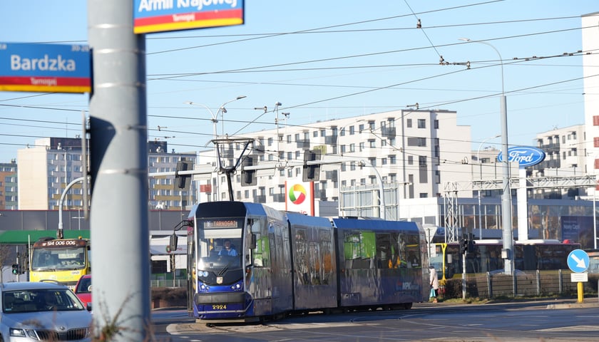 Od poniedziałku 15 grudnia tramwaje jeżdżą normalnie na Gaj i wróciły na Tarnogaj. Zdjęcie z 15 grudnia