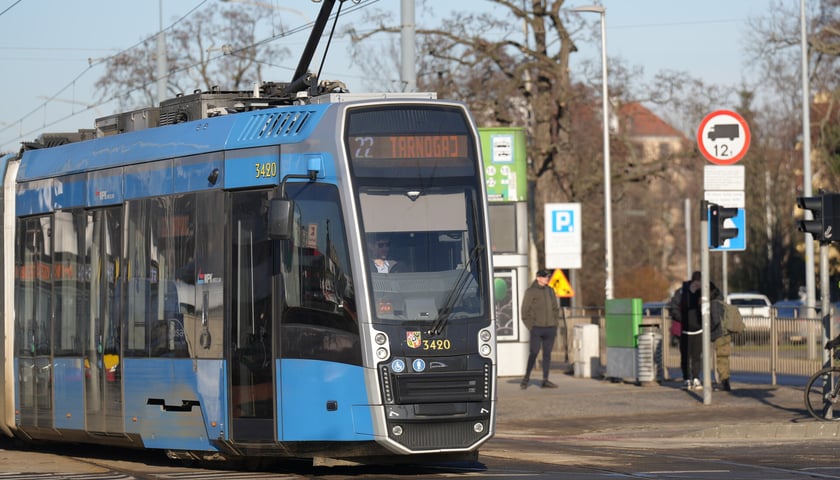 Od poniedziałku 15 grudnia tramwaje jeżdżą normalnie na Gaj i wróciły na Tarnogaj. Zdjęcie z 15 grudnia