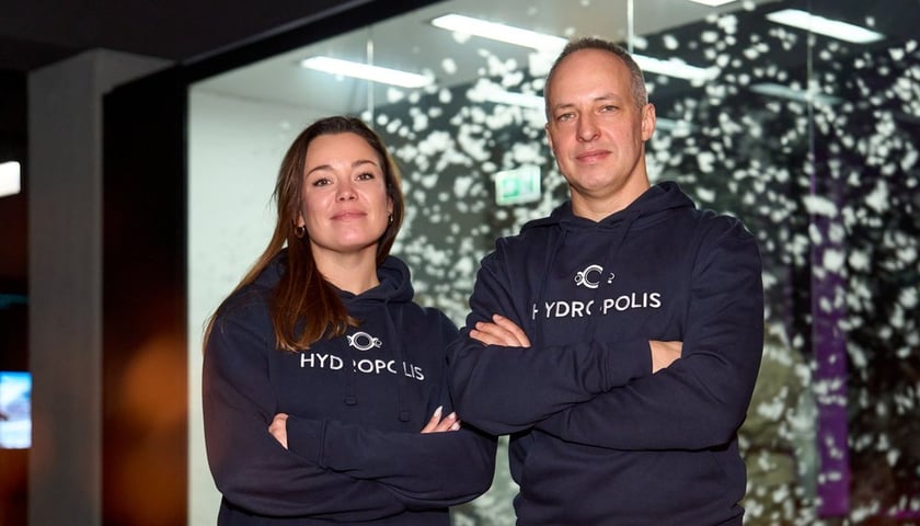 Monika Domaradzka, menedżerka Centrum Edukacji Ekologicznej Hydropolis, Przemysław Gałecki, wiceprezes Zarządu MPWiK S.A.