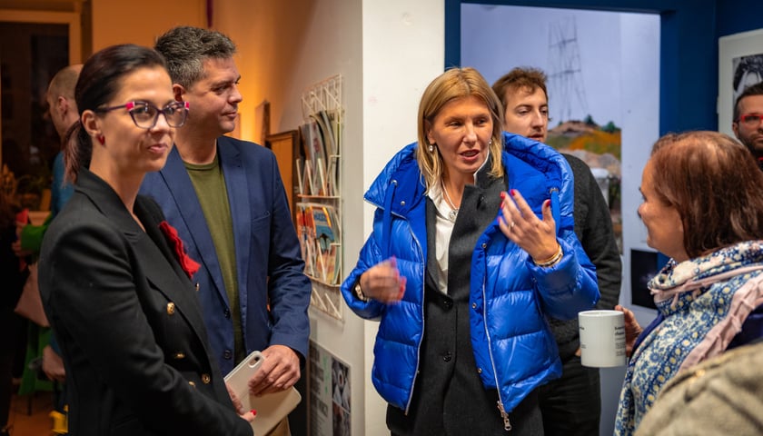 Wiceprezydent Renata Granowska podczas spotkania z mieszkańcami w Centrum Aktywności Lokalnej na Swojczycach