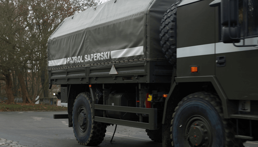 Samochód patrolu saperskiego, zdjęcie ilustracyjne