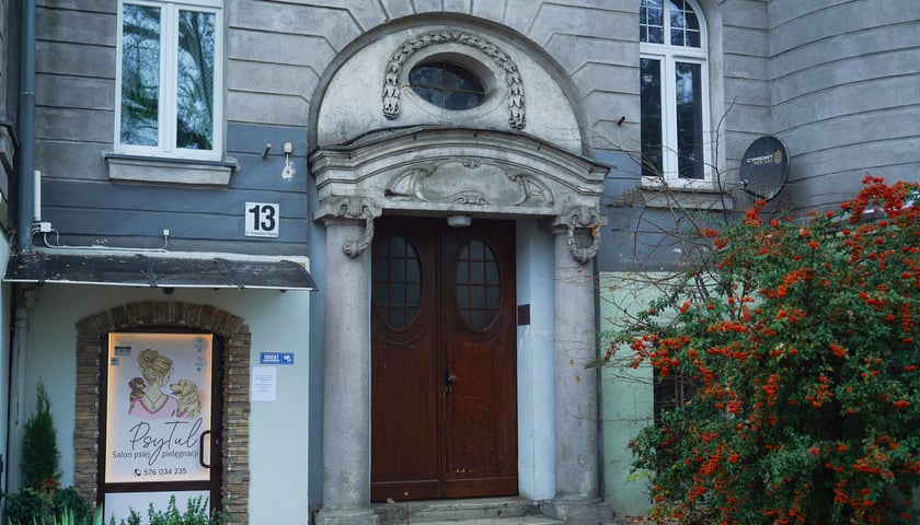 Plac Powstańc&oacute;w Śląskich 13