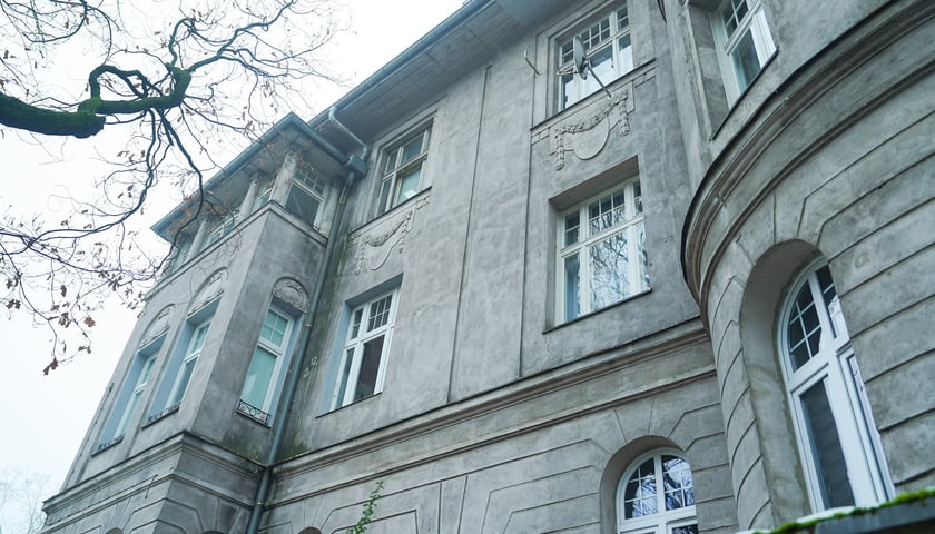 Plac Powstańc&oacute;w Śląskich 13