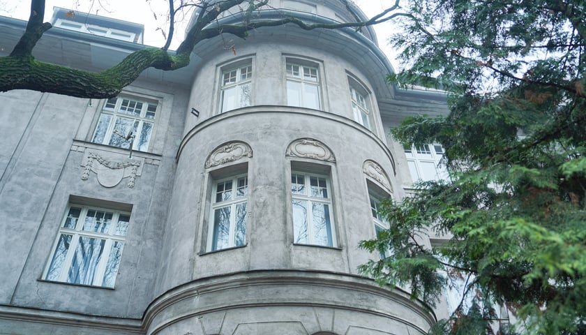 Plac Powstańc&oacute;w Śląskich 13