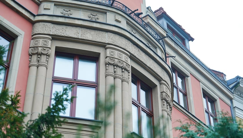 Plac Powstańc&oacute;w Śląskich 14