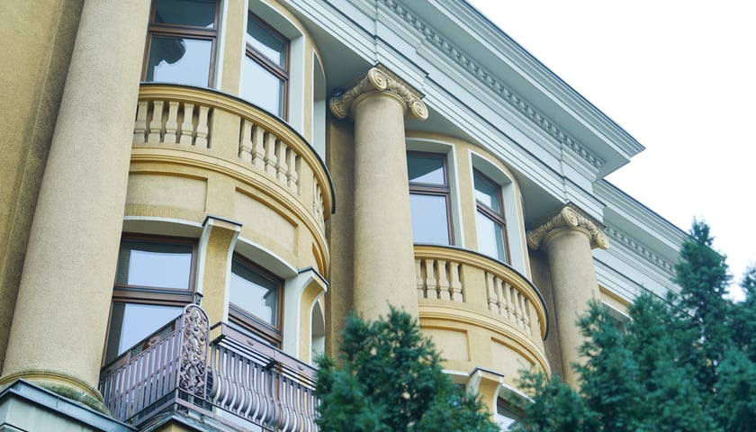 Plac Powstańc&oacute;w Śląskich 16-18