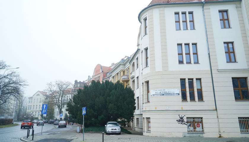 Plac Powstańc&oacute;w Śląskich 16-18