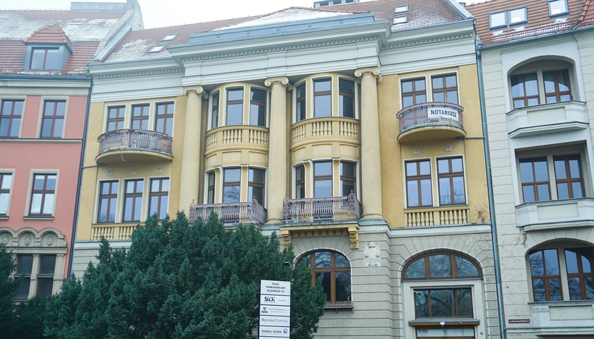 Plac Powstańc&oacute;w Śląskich 16-18