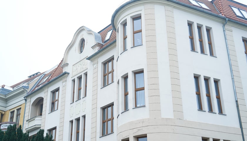 Plac Powstańc&oacute;w Śląskich 16-18