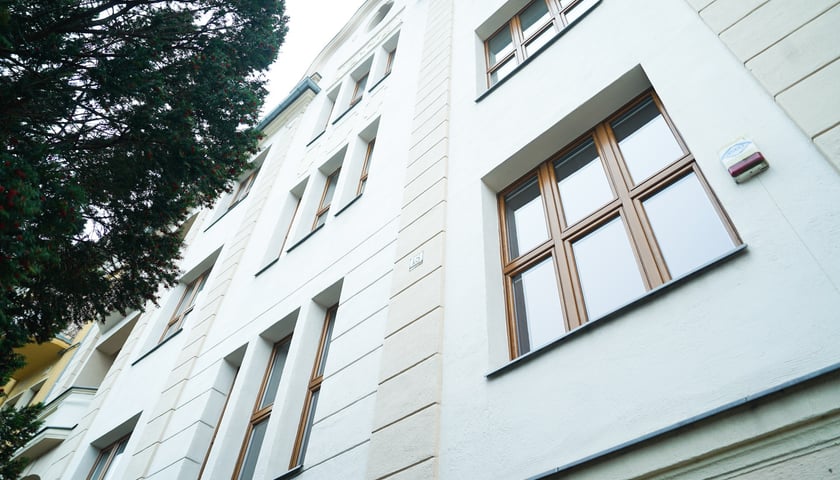 Plac Powstańc&oacute;w Śląskich 16-18