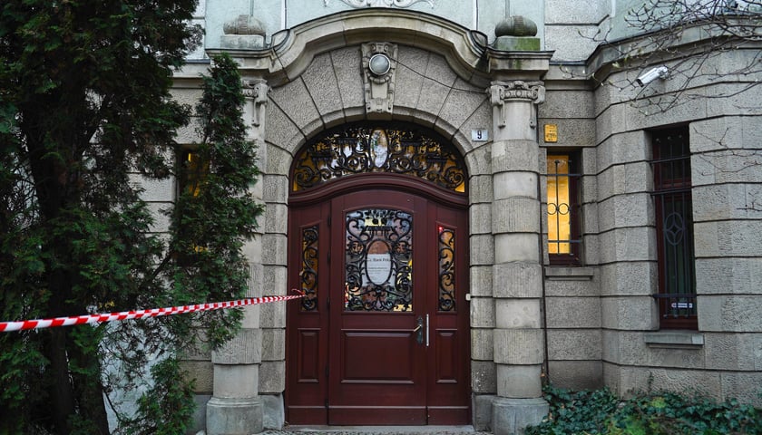 Plac Powstańc&oacute;w Śląskich 9