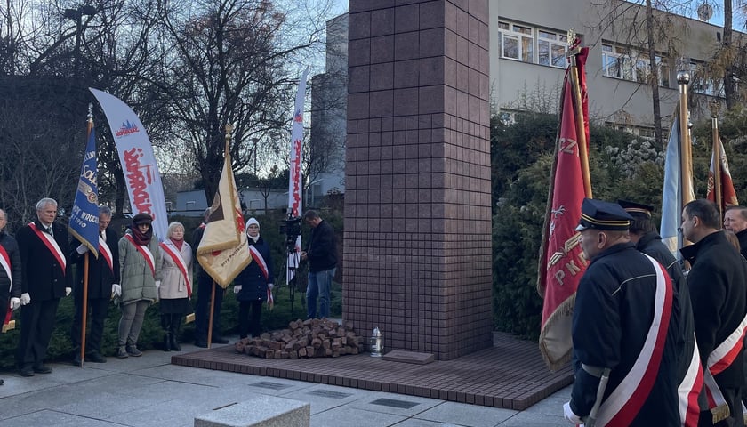 Uroczystości pod pomnikiem Współtwórców, Obrońców i Bohaterów Solidarności 