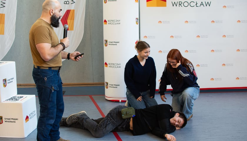 Bezpieczny Wrocław w szkołach - szkolenie w XVI LO przy ul. Reja