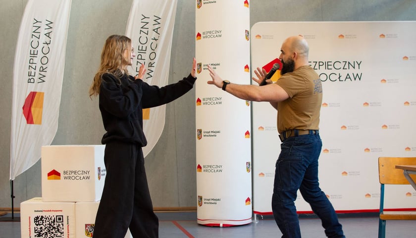 Bezpieczny Wrocław w szkołach - szkolenie w XVI LO przy ul. Reja