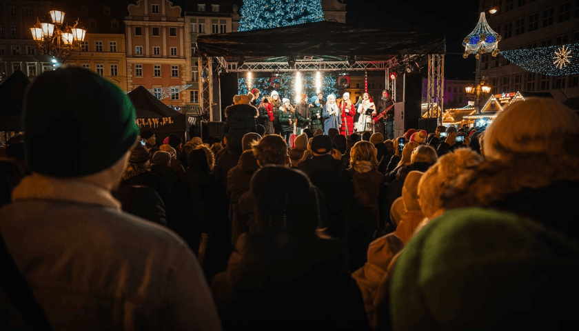 Zdjęcie ilustracyjne. Wspólne kolędowanie w 2024 roku