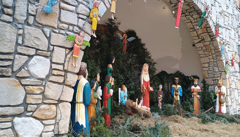 Szopka przy kościele p.w. Matki Boskiej Pocieszenia na Dąbiu