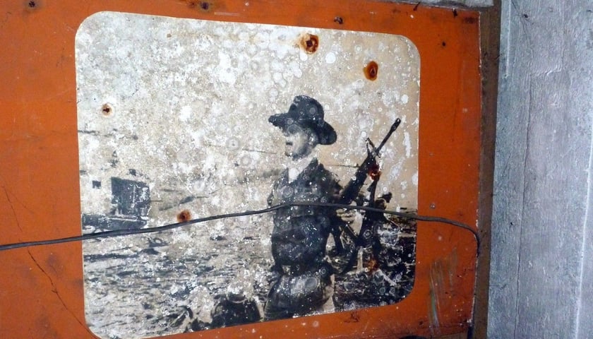 Budynek po kinie Lwów w 2022 roku (zdjęcie dzięki uprzejmości osób prowadzących profil FB Introwertyczny Wrocław i jego dzikie okolice)