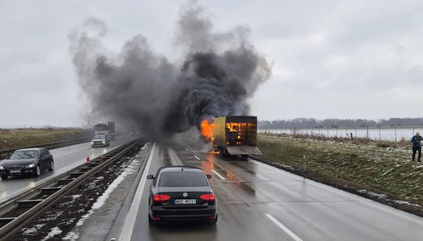 Pożar ciężar&oacute;wki na autostradzie A4, 29.12.2025