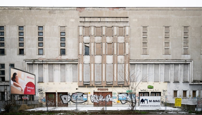 Na zdjęciu obecny stan budynku przy ul. Hallera 15, w kt&oacute;rym mieściło się niegdyś Kino &bdquo;Lw&oacute;w&rdquo;