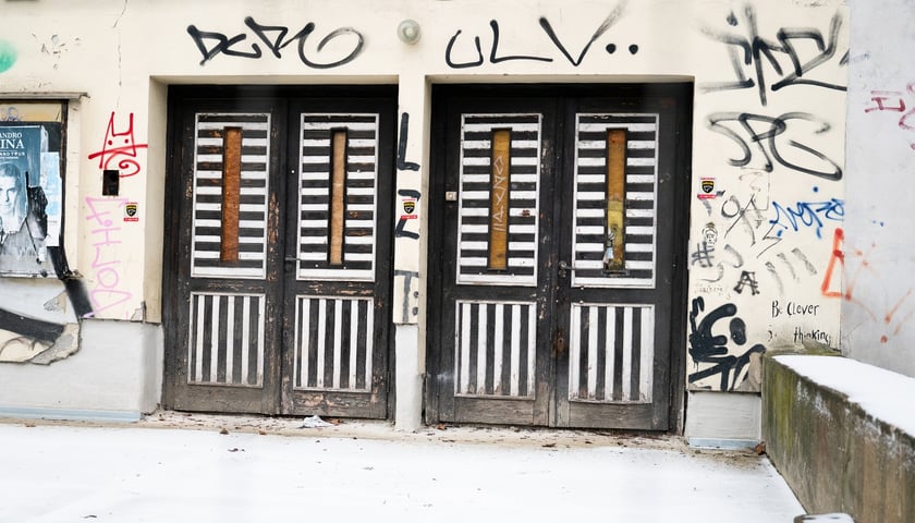 Na zdjęciu obecny stan budynku przy ul. Hallera 15, w kt&oacute;rym mieściło się niegdyś Kino &bdquo;Lw&oacute;w&rdquo;