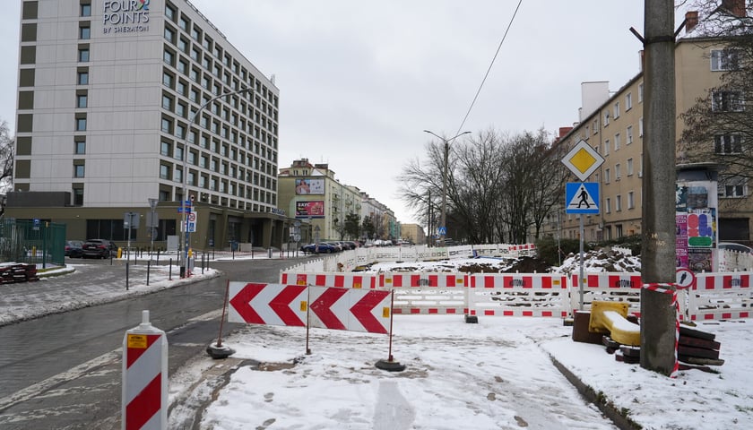Nowy fragment magistrali na Gajowicach - przy awarii przez 20 godzin pracowało 30 os&oacute;b