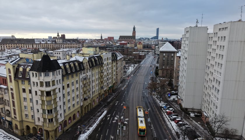 Opustoszały Wrocław w noworoczne przedpołudnie 1 stycznia 2026 roku