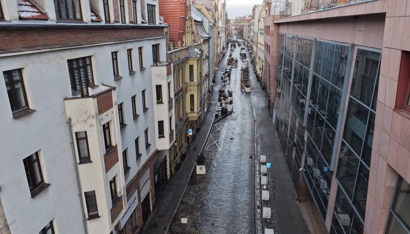 Opustoszały Wrocław w noworoczne przedpołudnie 1 stycznia 2026 roku