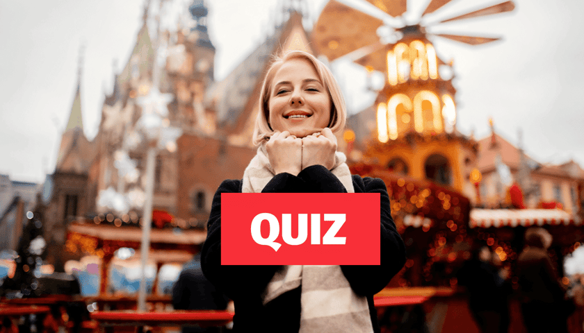 Zdjęcie ilustracyjne: młoda kobieta na wrocławskim Rynku i napis QUIZ