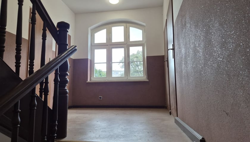 Klataka schodowa kamienicy przy ul. Chińskiej 14b