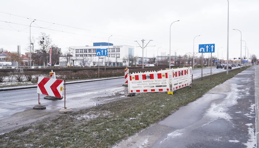 Awaria rury na Żmigrodzkiej