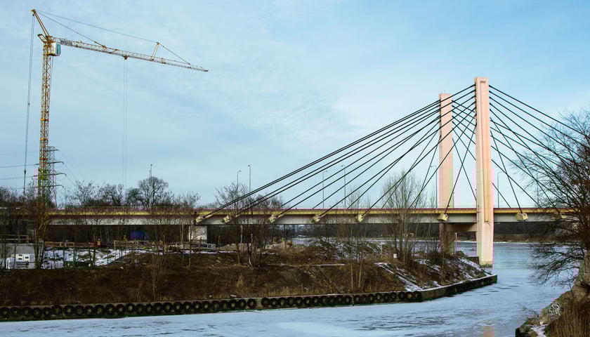 Na Odrze we Wrocławiu pojawił się lód. To zjawisko niespotkane od wielu lat