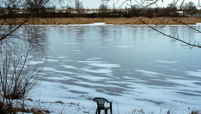 Na Odrze we Wrocławiu pojawił się lód. To zjawisko niespotkane od wielu lat
