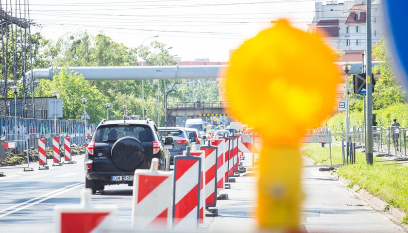 Ruszyła budowa trasy tramwajowej przez Popowice – utrudnienia na Długiej [ZDJĘCIA]