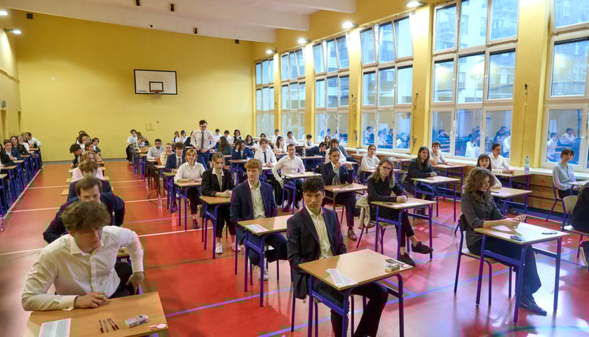 Matura w III LO we Wrocławiu, zdjęcie archiwalne