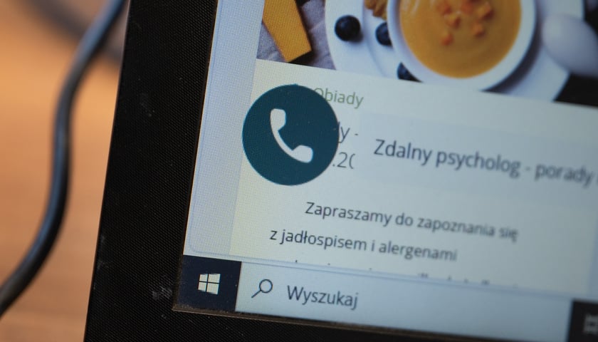 <p>Żeby połączyć sie z psychologiem, wystarczy kliknąć w ikonkę.</p>