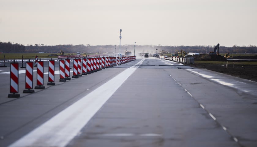 <p>Tu nie mają wstępu zwykli śmiertelnicy. Odwiedź lotniski od kuchni - w nowo wyremontowanej strefie</p>