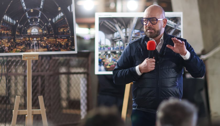 <p>Jacek Sutryk, prezydent Wrocławia. Spotaknie władz i przedstawicieli miasta z kupcami Hali Targowej - 20 stycznia 2026</p>