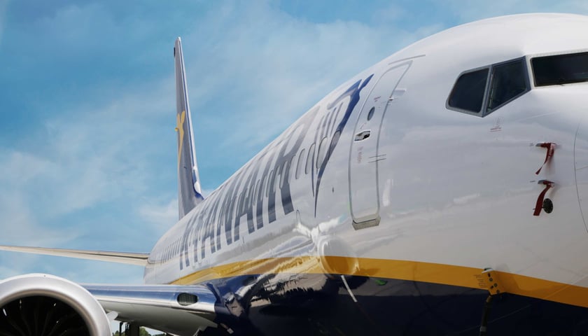 Kadłub samolotu z widocznym napisem "Ryanair".